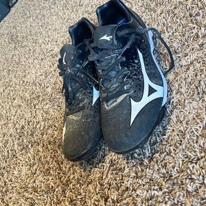 Muzuno softball cleats